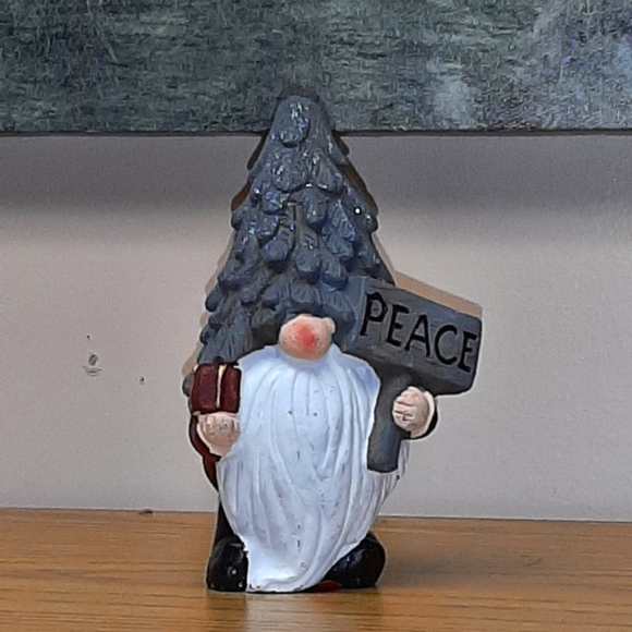 Set of 2 Holiday Gnomes Decoration NWT - Picture 3 of 4